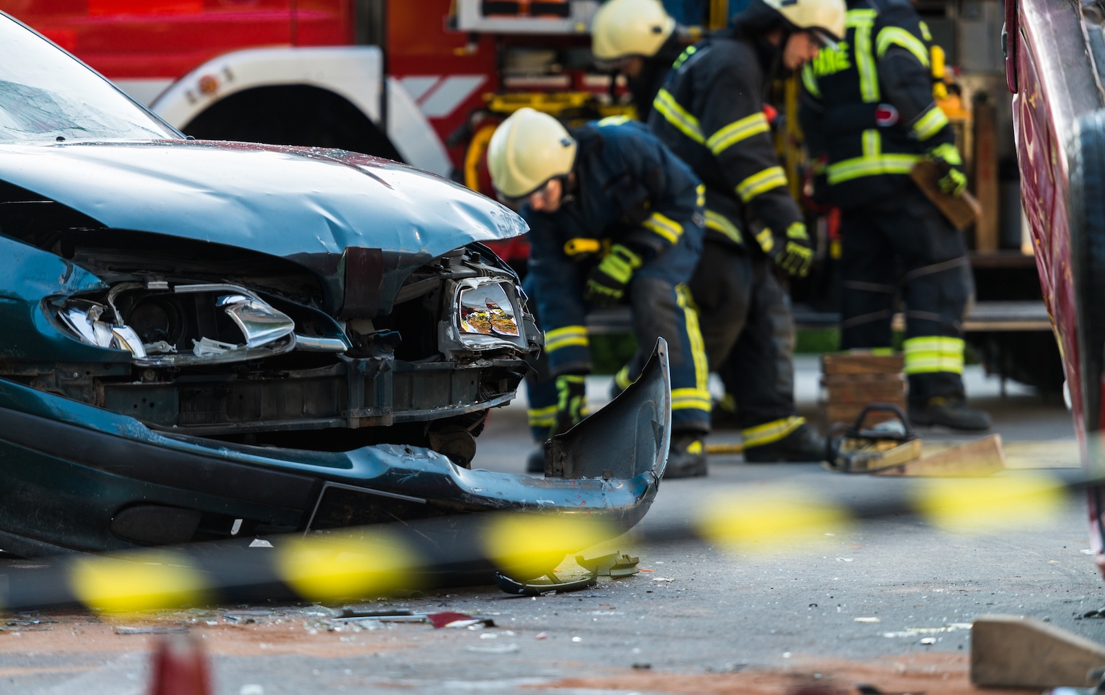 straż pożarna rozbite auto
