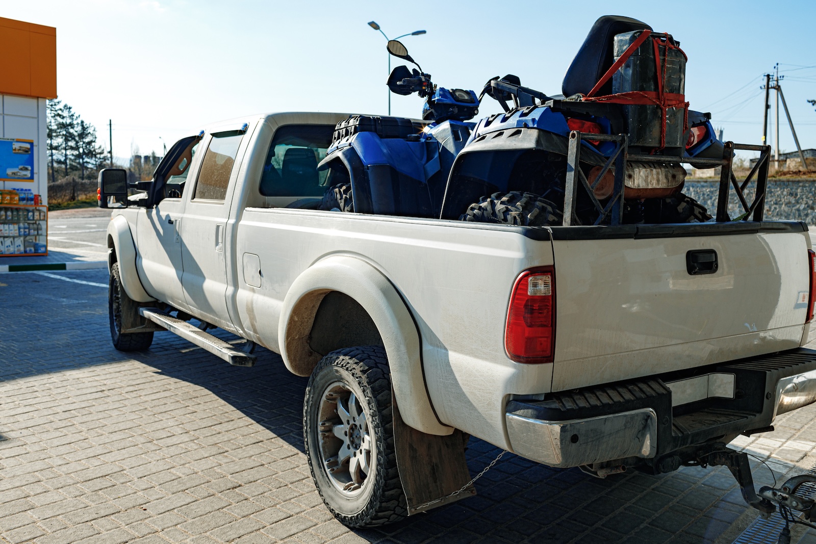 czterokołowiec pick-up przewożenie