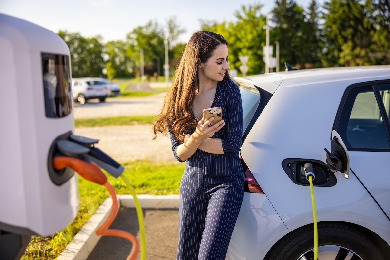 auto elektryczne ładowanie