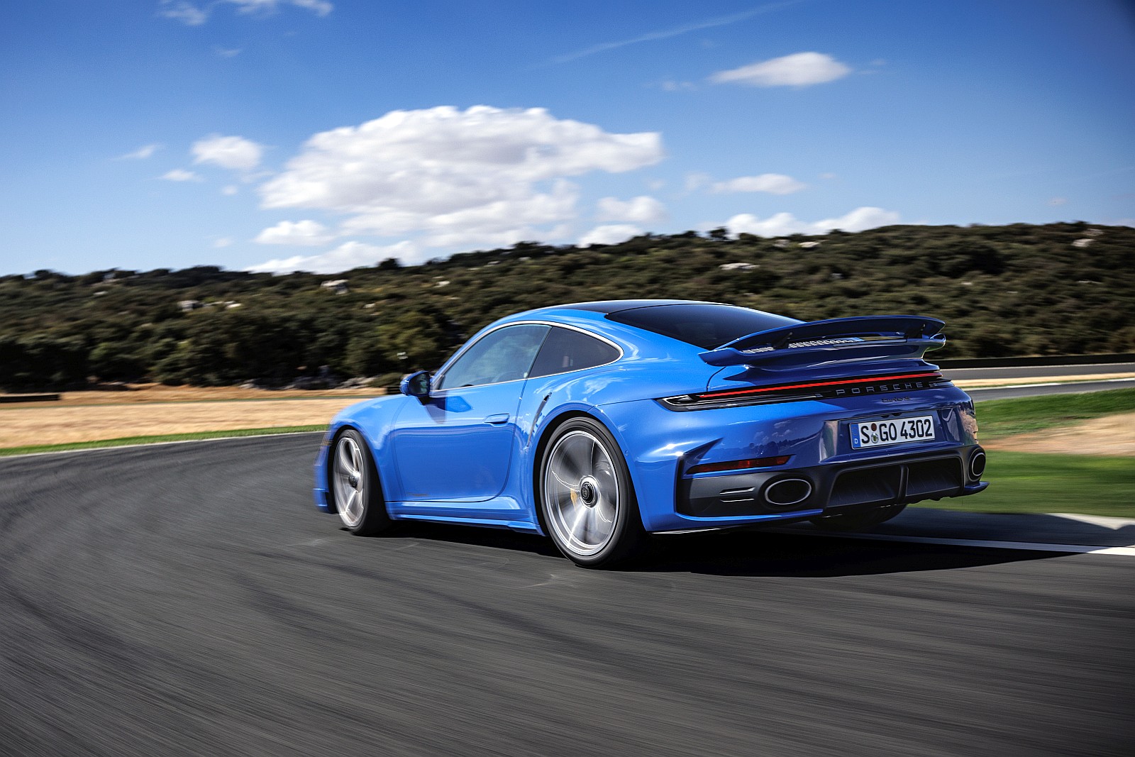 Porsche 911 Turbo S 992 (1)