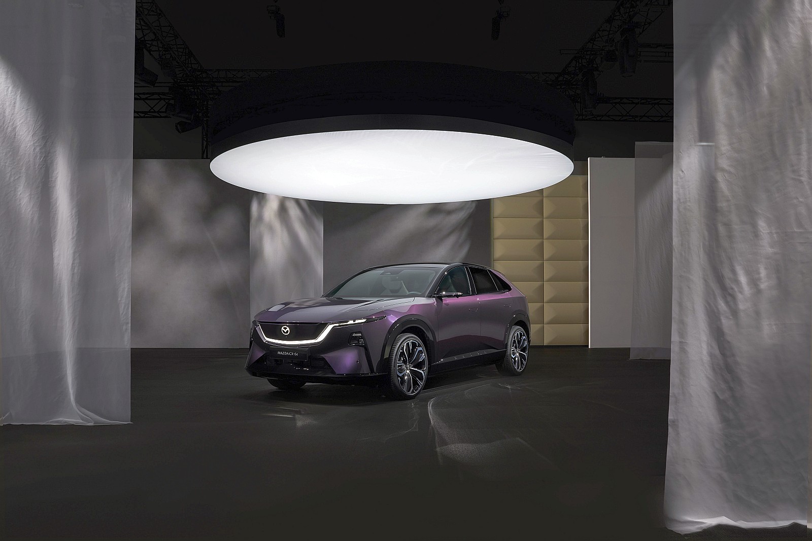 Mazda CX-6e