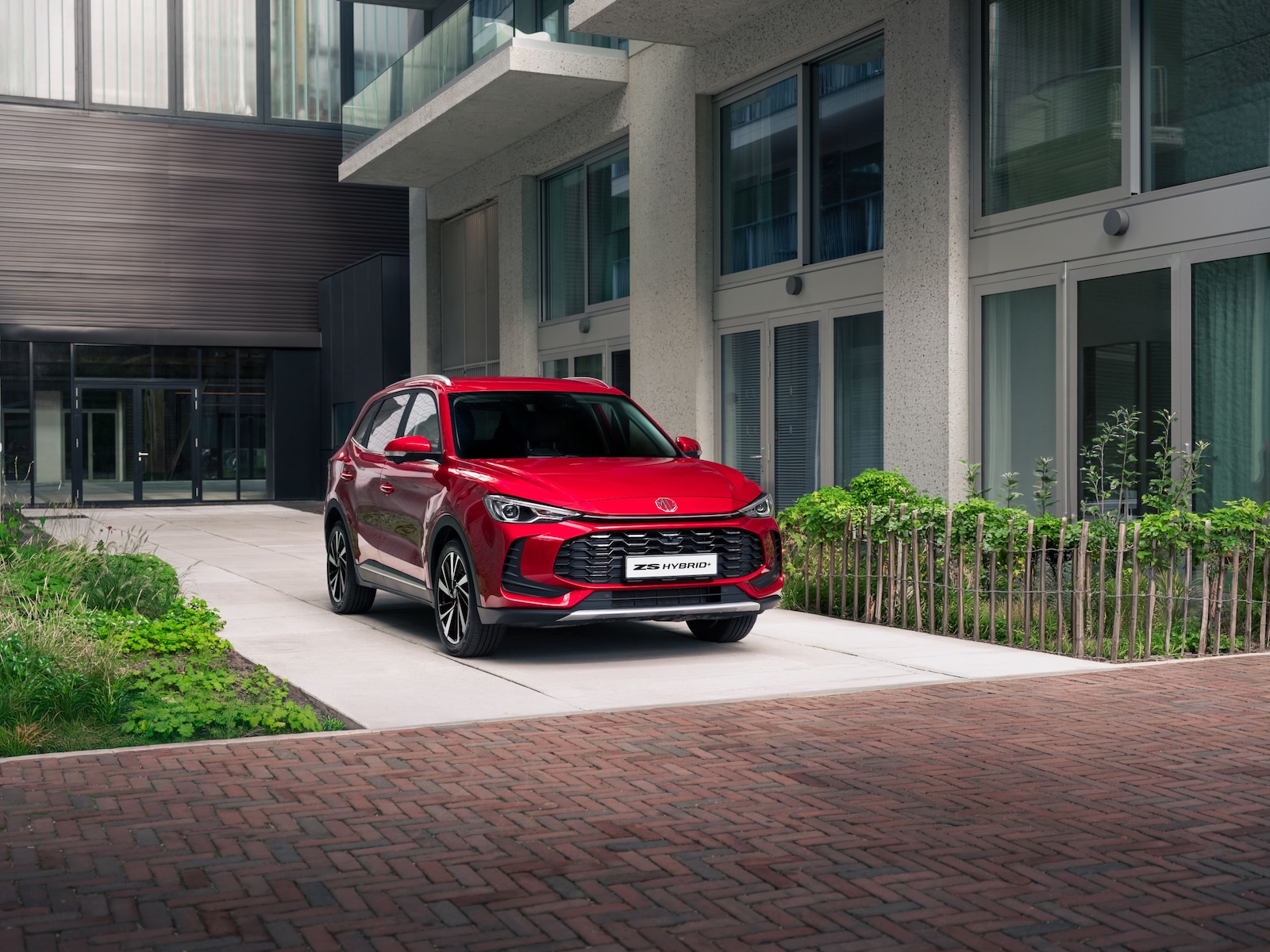 MG ZS Hybrid+