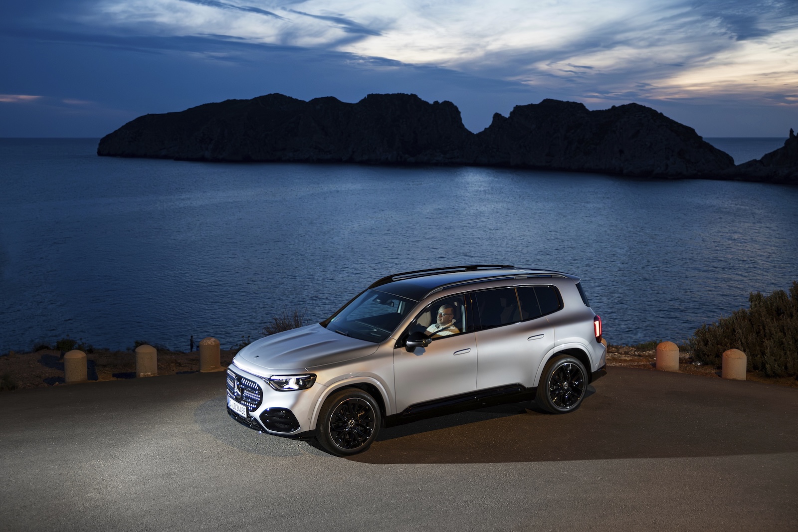 mercedes elektryczny suv