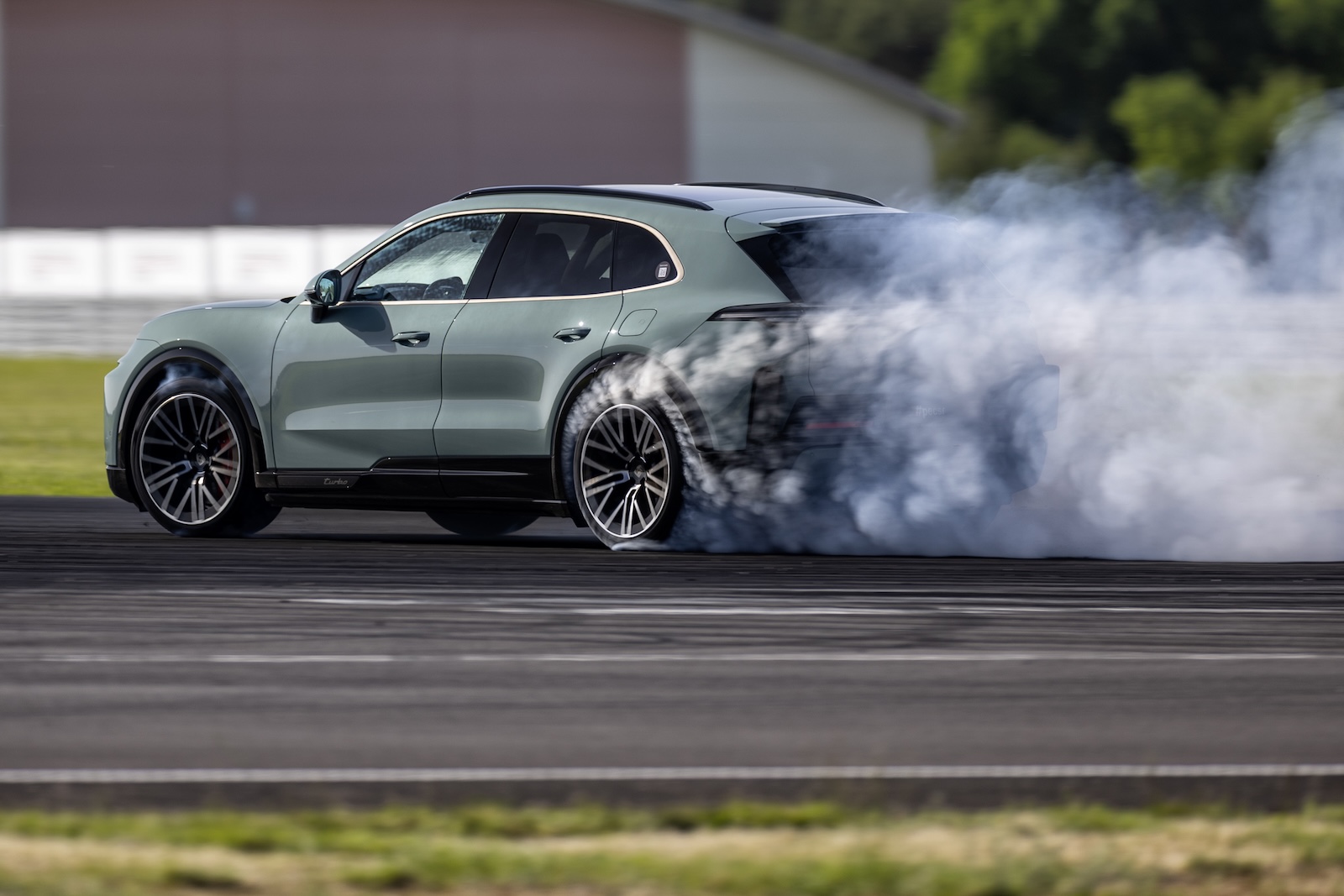 Porsche Cayenne Turbo Electric