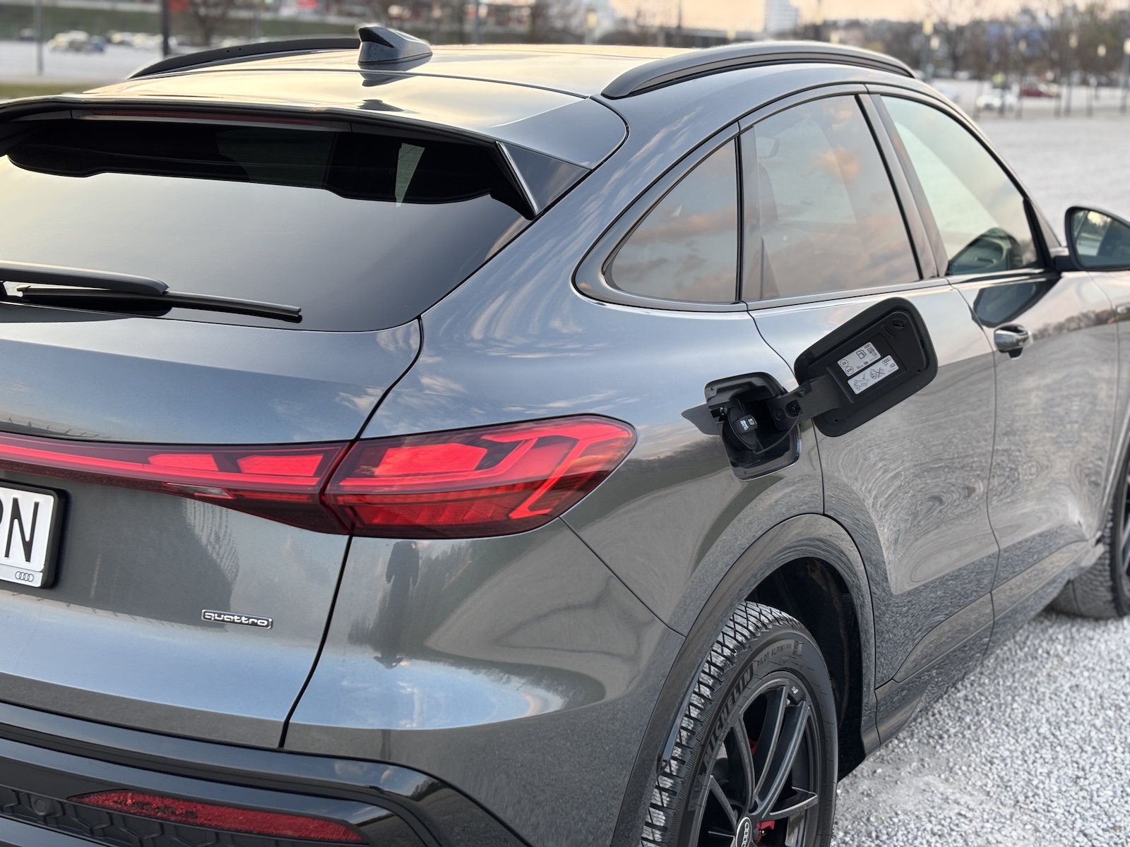 Audi Q5 Sportback wlew paliwa