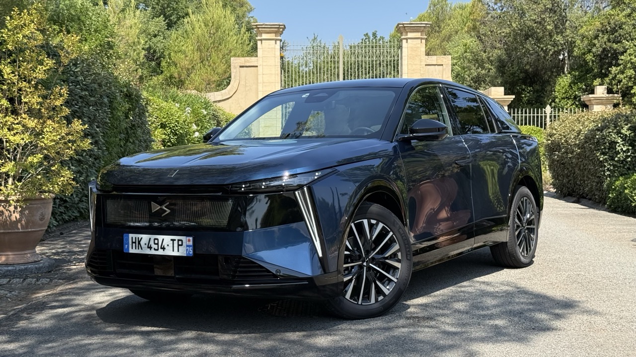DS 7