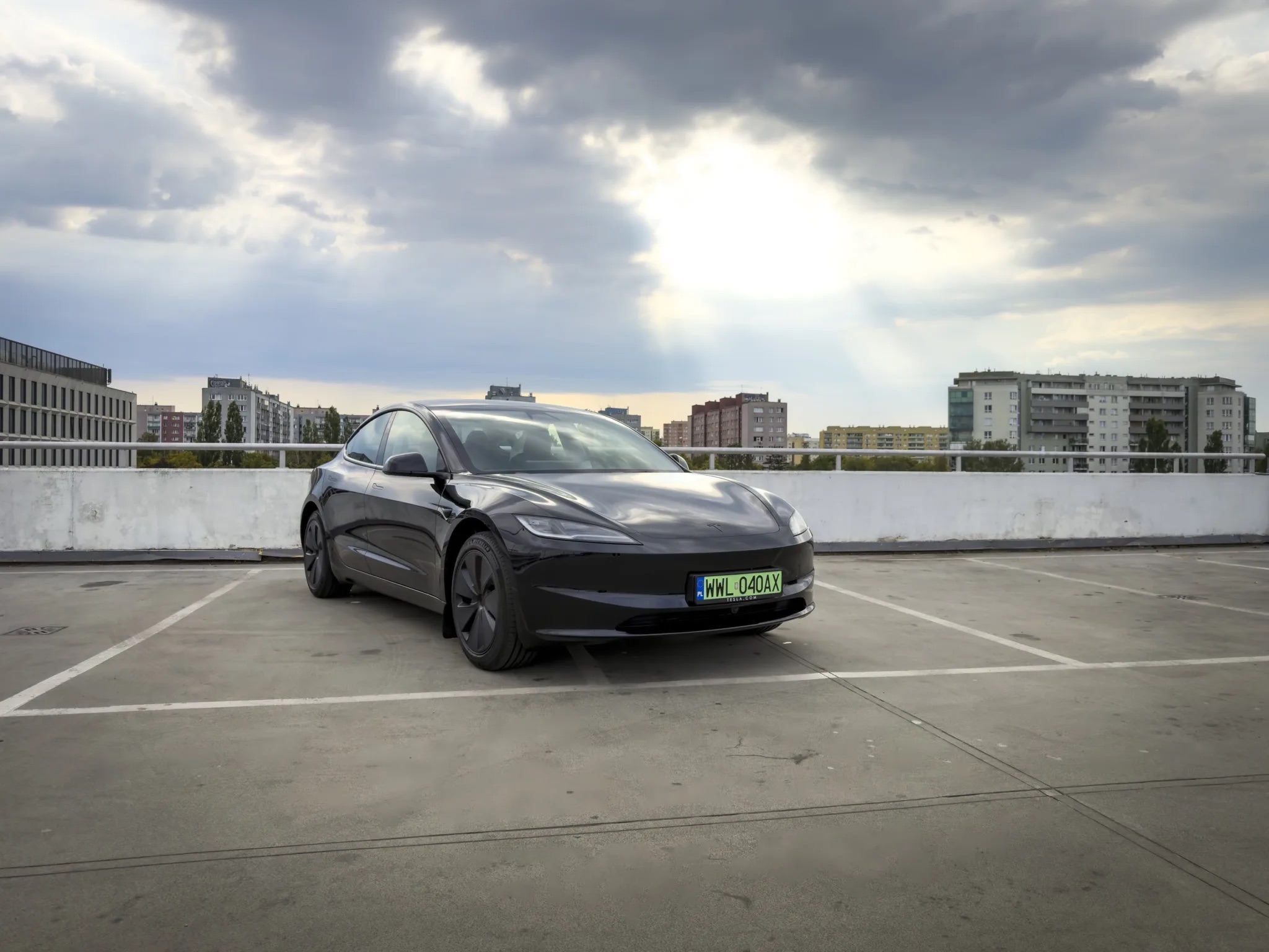 tesla model 3 rwd